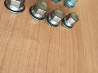 Tuercas de aleación para llantas