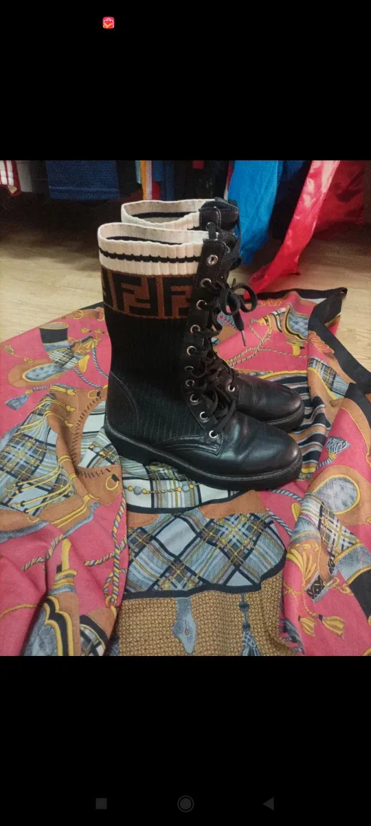 Botas Fendi Negras y Multicolor