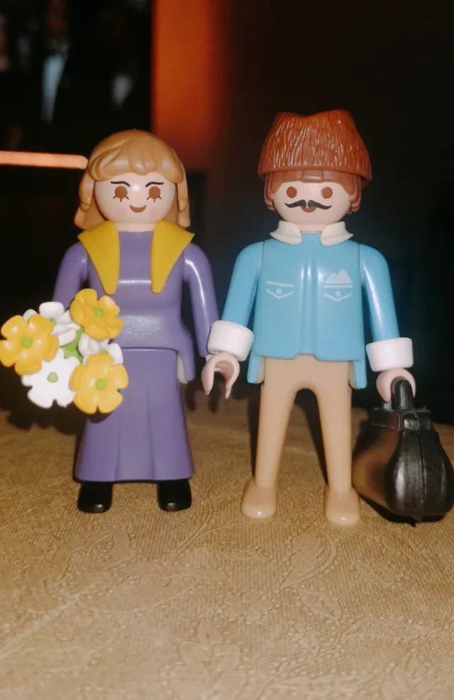 Playmobil Pareja Victoriana con Flores y Maleta