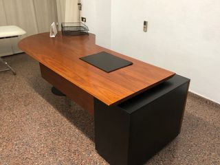 Mesa de despacho con 3 cajones