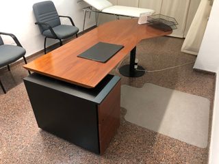 Mesa de despacho con 3 cajones