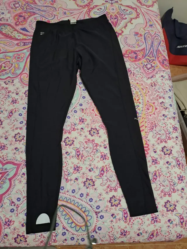 Pantalón deportivo negro