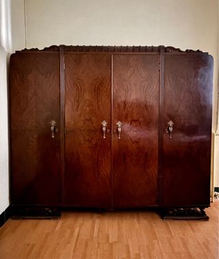 Armadio antico in legno massello (anni '20)