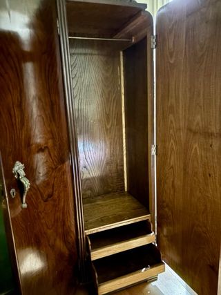 Armadio antico in legno massello (anni '20)