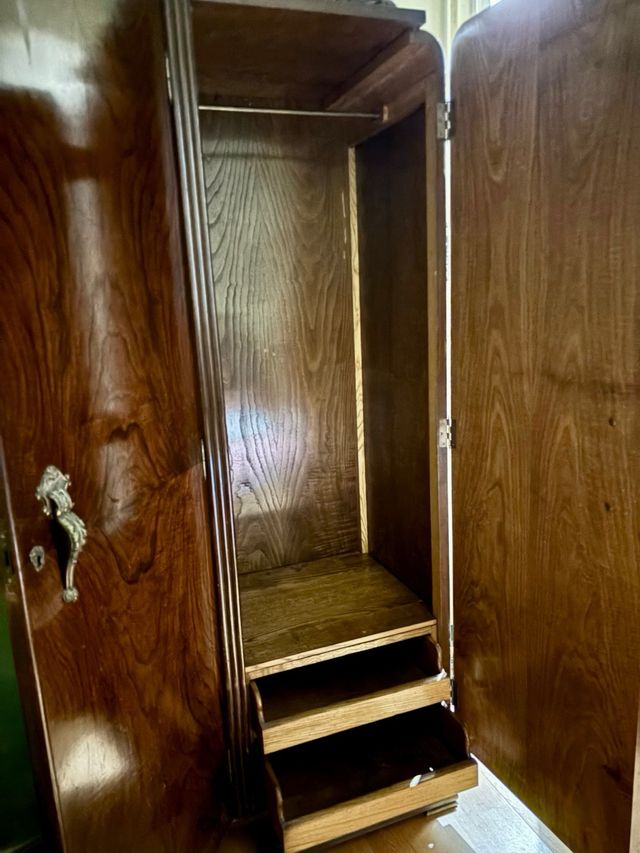 Armario antiguo madera maciza (años 20)