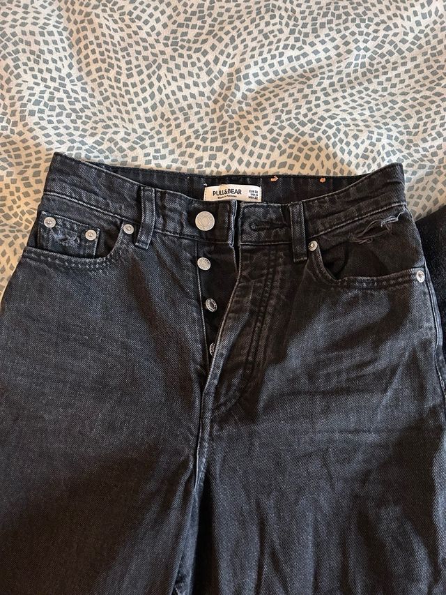 Tejano Slim talla 32 no pitillo. color negro ceniz