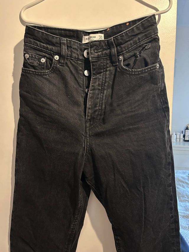 Tejano Slim talla 32 no pitillo. color negro ceniz