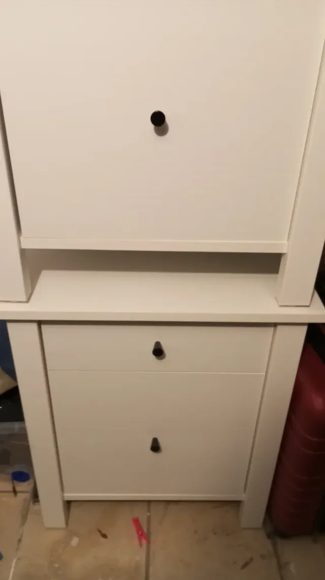 Mesitas de noche blancas