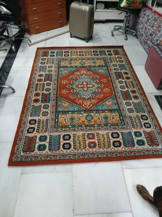 Alfombra naranja de tela