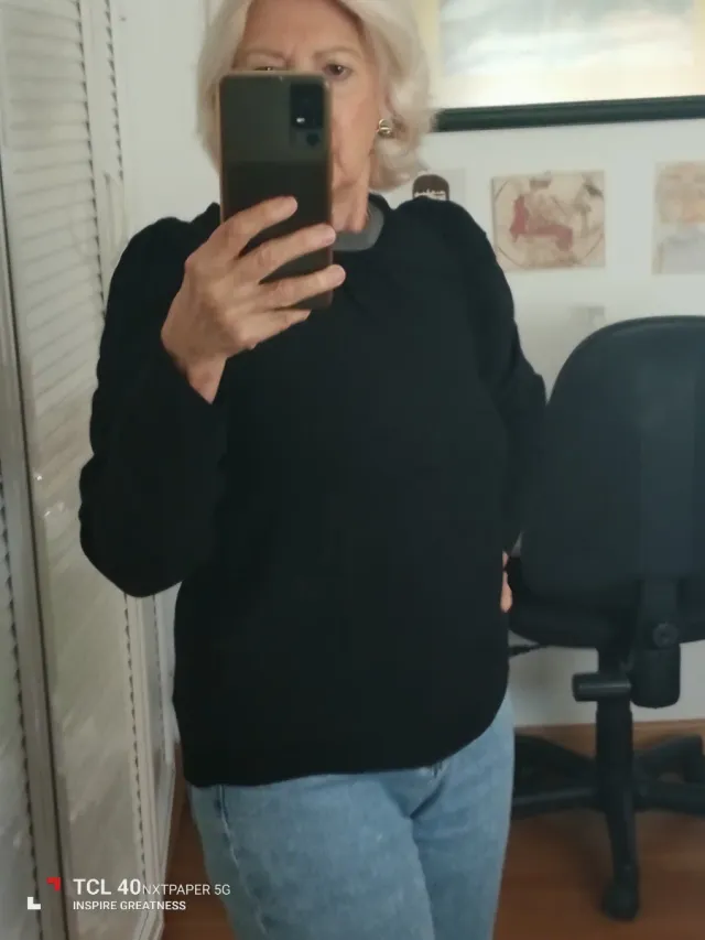 Blusa negra elegante