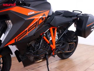 KTM 1290 SUPER DUKE GT ABS