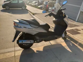 Suzuki Burgman 125 Plata