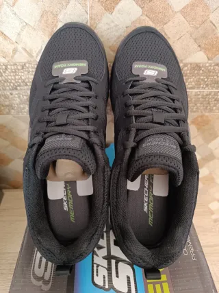 Nuevas Skechers Hombre Talla 44 Negras