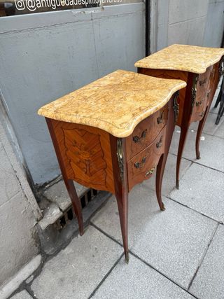 ANTIGUA PAREJA DE MESILLAS DE NOCHE