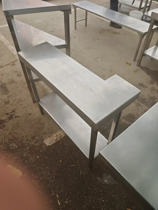 Tavolino ausiliario in acciaio inossidabile