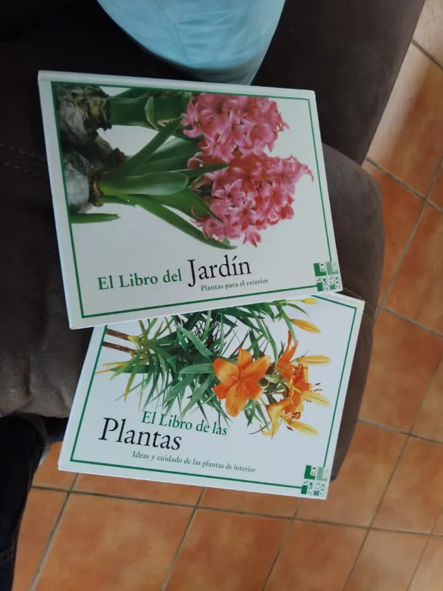 EL LIBRO DEL JARDIN y EL LIBRO DE LAS PLANTAS