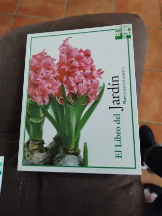 EL LIBRO DEL JARDIN y EL LIBRO DE LAS PLANTAS