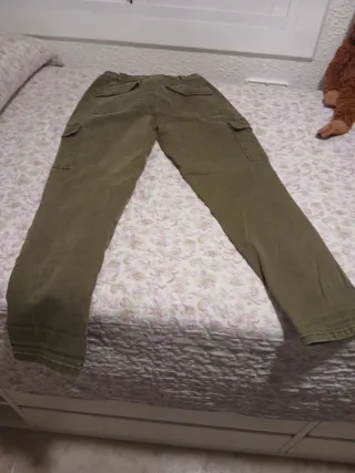 Pantalones cargo elásticos verde oliva
