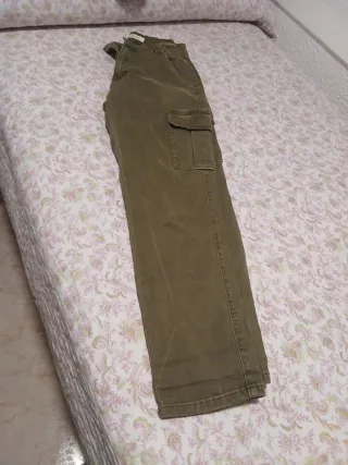 Pantalones cargo elásticos verde oliva