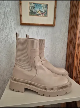 Botines track Mango beige