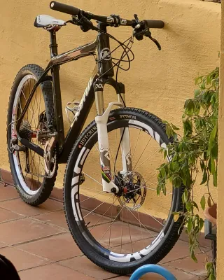 Kona Kula Watt carbon 27.5"o26" t. L equipada tope