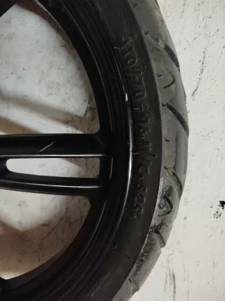 Llantas delantera y traseraPeugeot Tweet