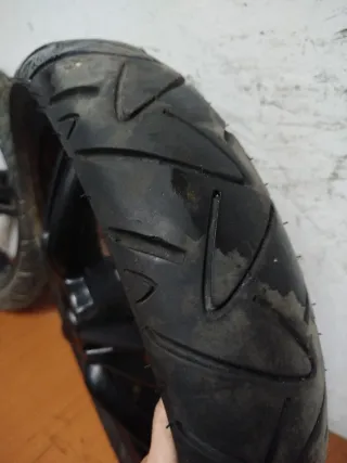 Llantas delantera y traseraPeugeot Tweet