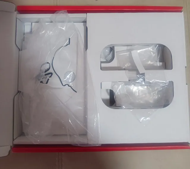 Nintendo Switch Blu e Rosso con due giochi