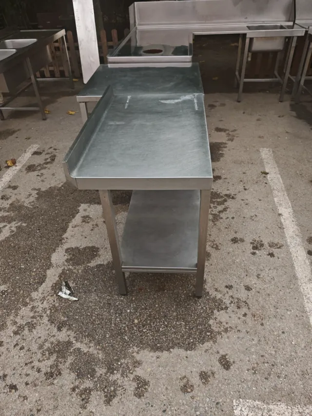 Tavolo in acciaio inossidabile