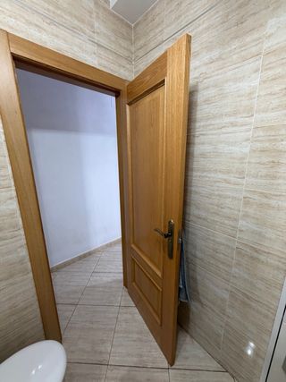 Puerta de comedor de madera