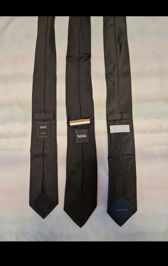 Lote 3 corbatas Boss y Michael Kors