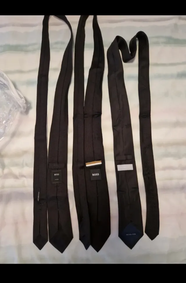 Lote 3 corbatas Boss y Michael Kors
