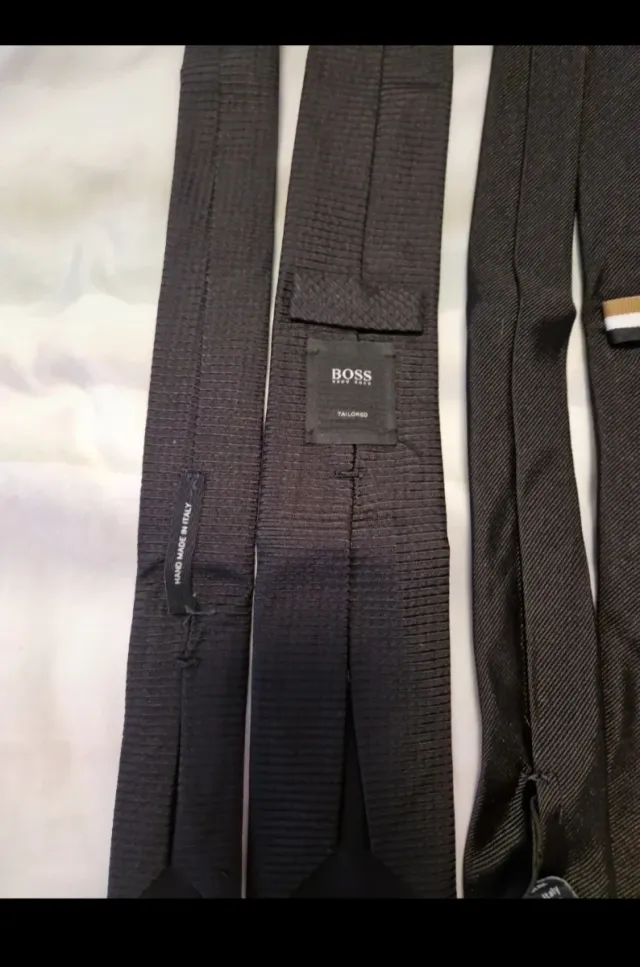 Lote 3 corbatas Boss y Michael Kors