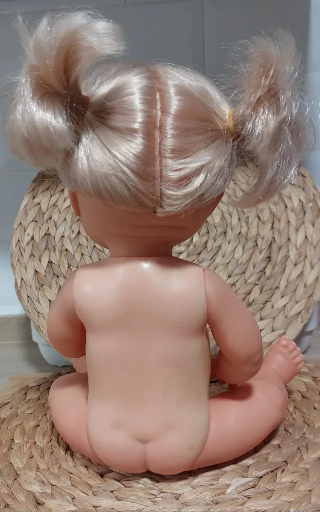 Muñeca Nenuca Pijama Rayas Azul 40 cm