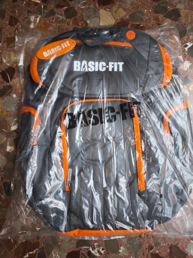 Mochila Basic Fit Gris y Naranja