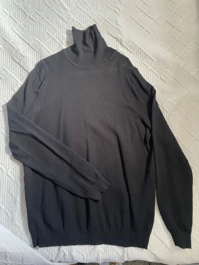 Camisa cuello alto negra