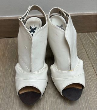 Zapatos de piel blancos talla 39