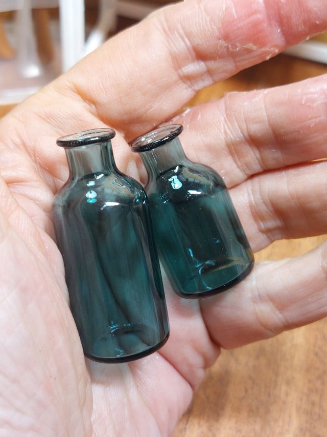 2 Jarrones de Cristal para Barbie. escala 1:6