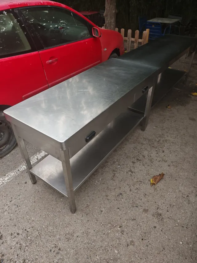 Mesa de acero inoxidable