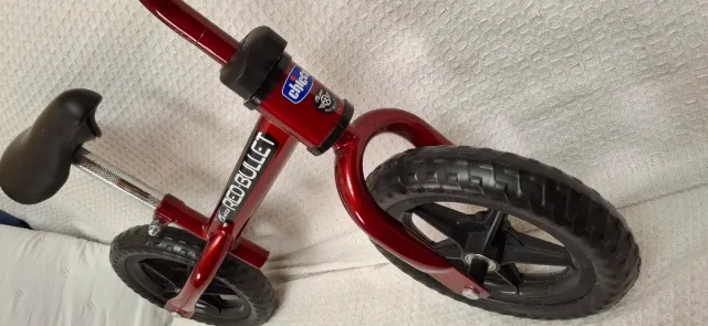Bicicleta nueva sin pedales Chicco Red Bullet