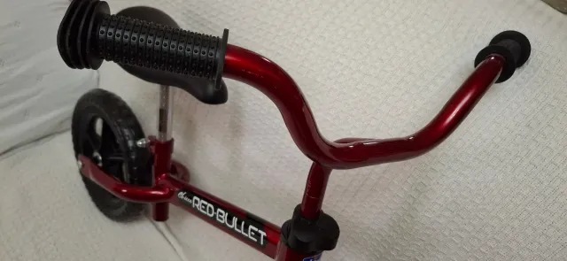 Bicicleta nueva sin pedales Chicco Red Bullet