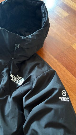 Abrigo The North Face Negro Gordo. Impermeable