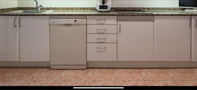 Cocina amueblada sin electrodomésticos