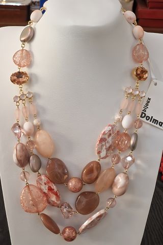 Collana Dolman multistrato perle con cartellino