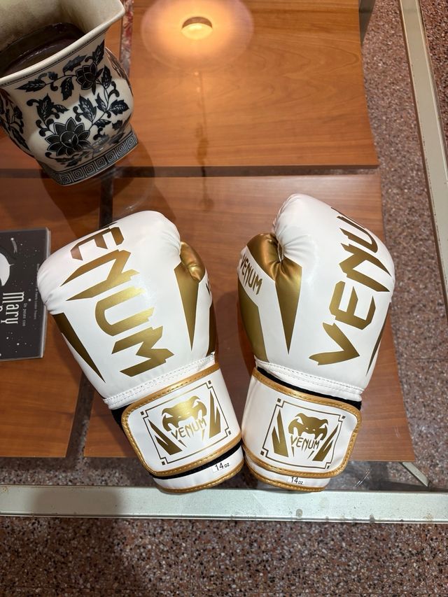 Guantes Boxeo Venum 14oz Blancos y Dorados