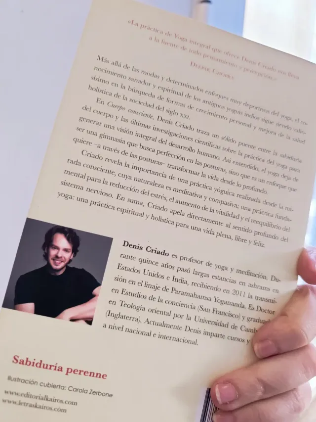 Cuerpo consciente: Hacia un yoga integral (Span...