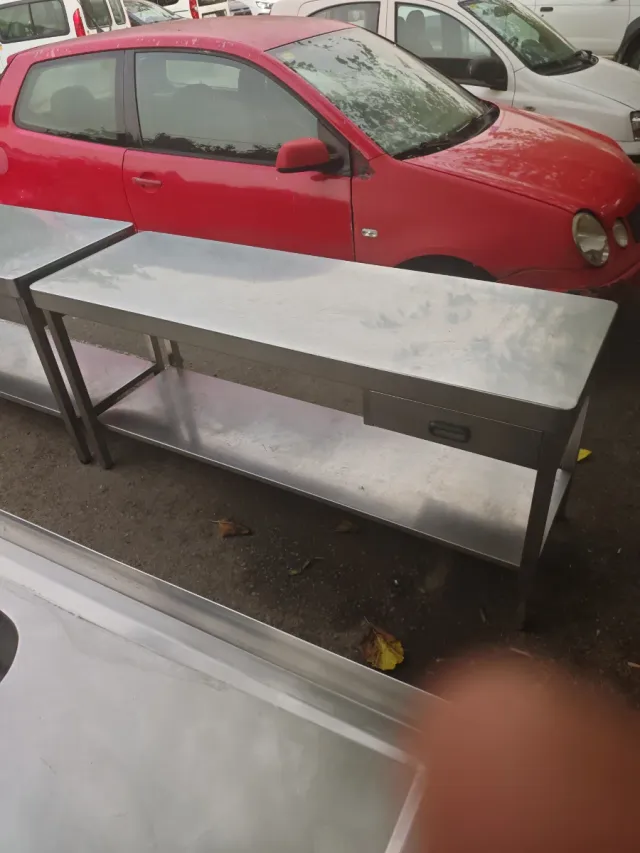 Mesa de acero inoxidable