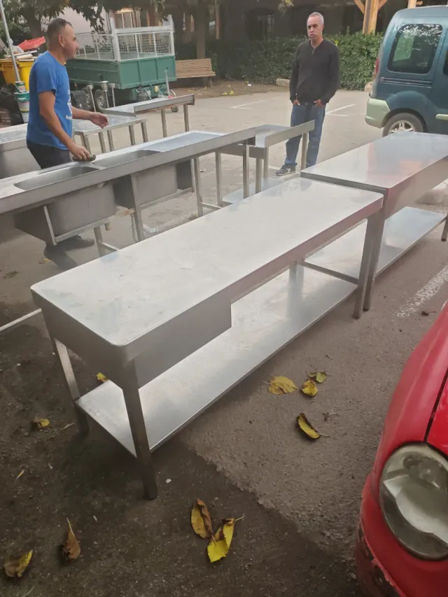 Mesa de acero inoxidable