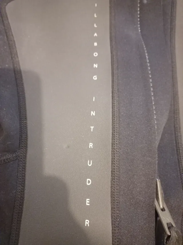 Traje de surf Billabong Intruder negro Talla M