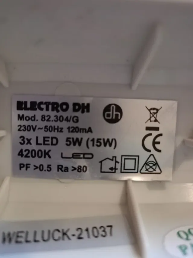 Aplique de banheiro 15W